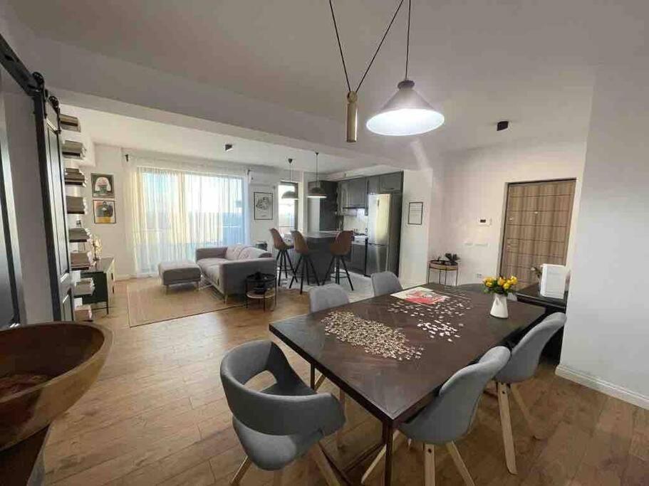 Modern 2-Bedroom Apartment In New Residence Craiova Dış mekan fotoğraf
